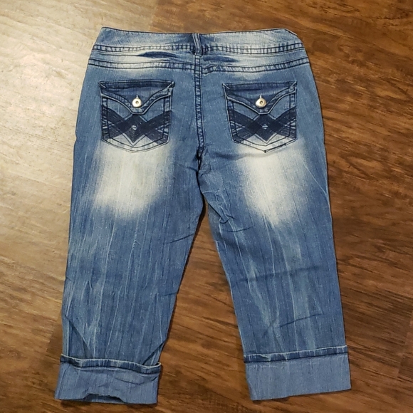 Juniors capris - Picture 2 of 2